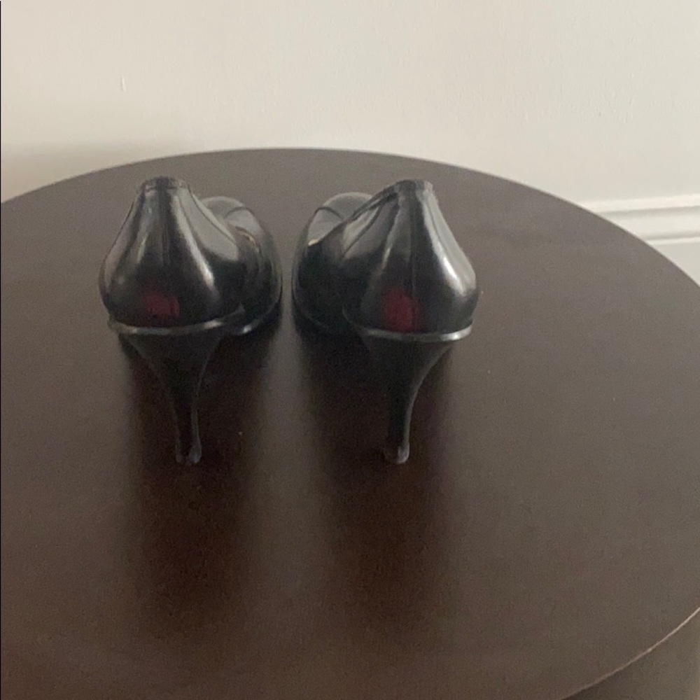 SHOES - Picture 4 of 5